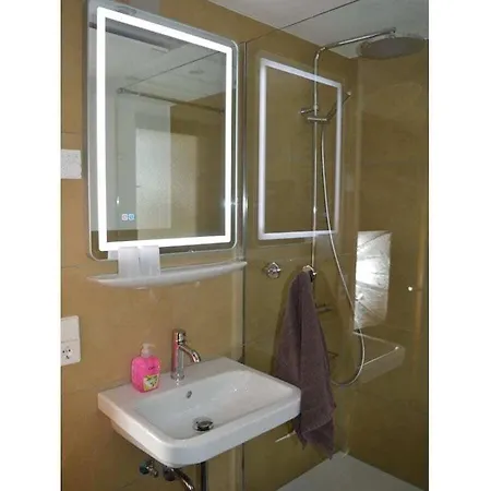 With 2 Bedrooms Σπίτι διακοπών